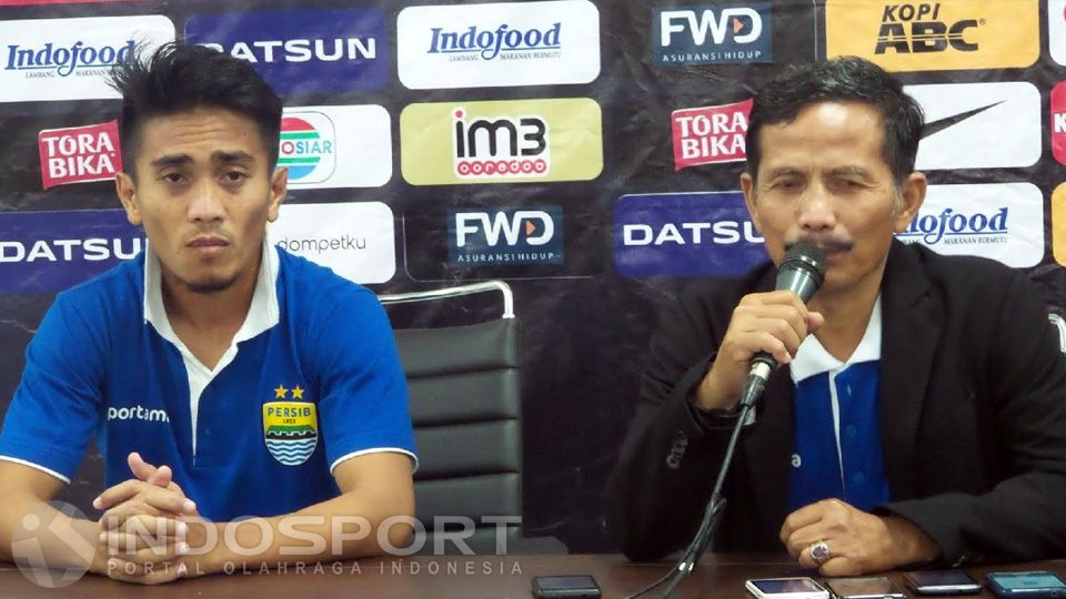 Taufiq dan Djadjang Nurdjaman (Persib Bandung) Copyright: © Ginanjar/Indosport